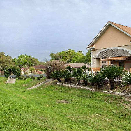 צ'יפלנד Quality Inn Near Manatee Springs State Park מראה חיצוני תמונה