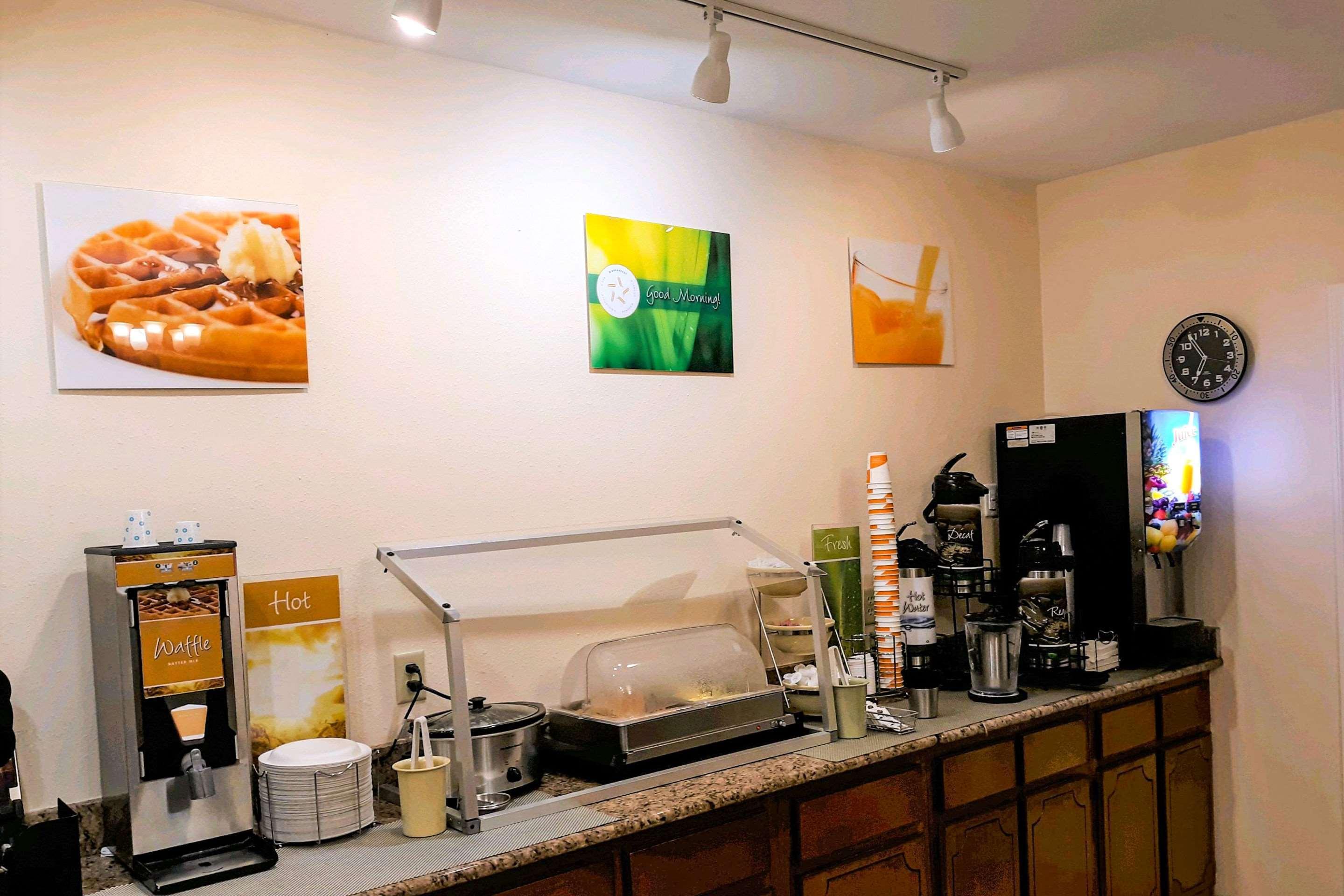 צ'יפלנד Quality Inn Near Manatee Springs State Park מראה חיצוני תמונה