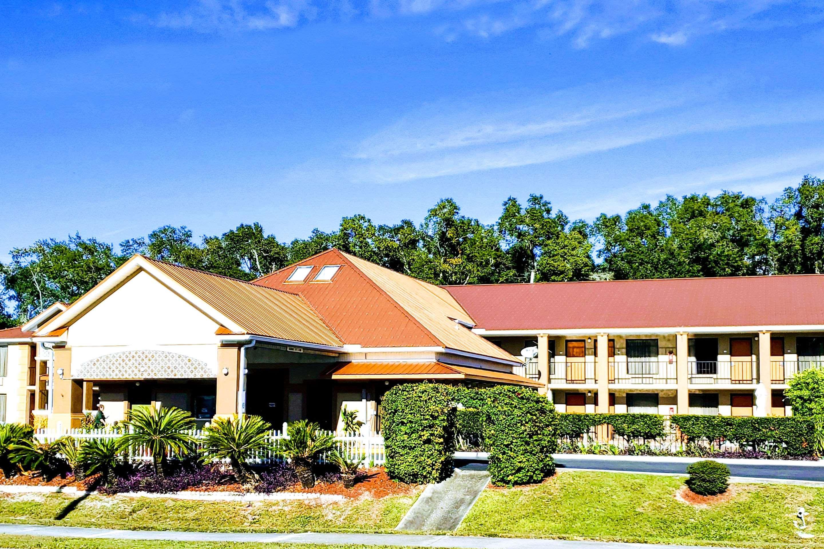 צ'יפלנד Quality Inn Near Manatee Springs State Park מראה חיצוני תמונה
