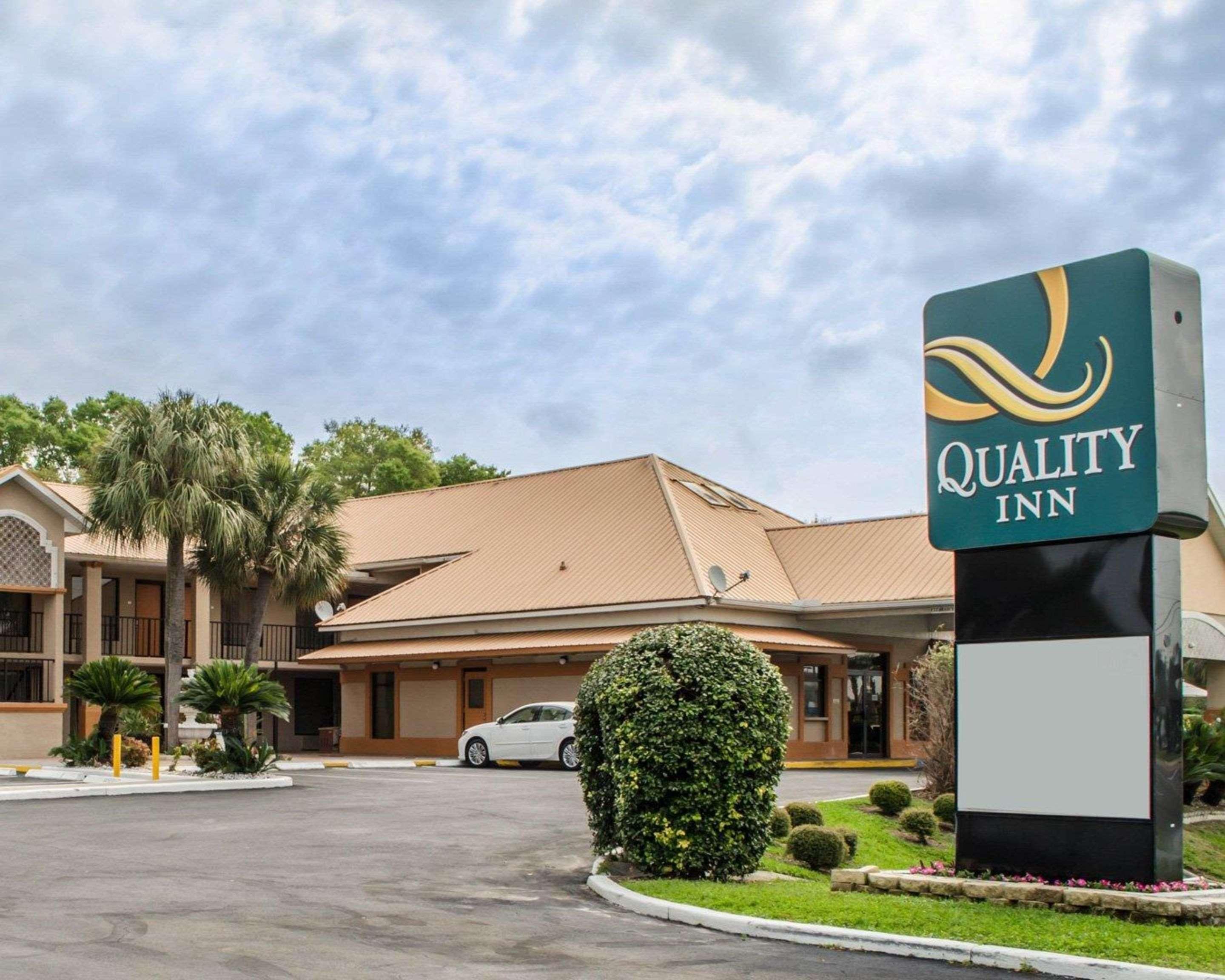 צ'יפלנד Quality Inn Near Manatee Springs State Park מראה חיצוני תמונה