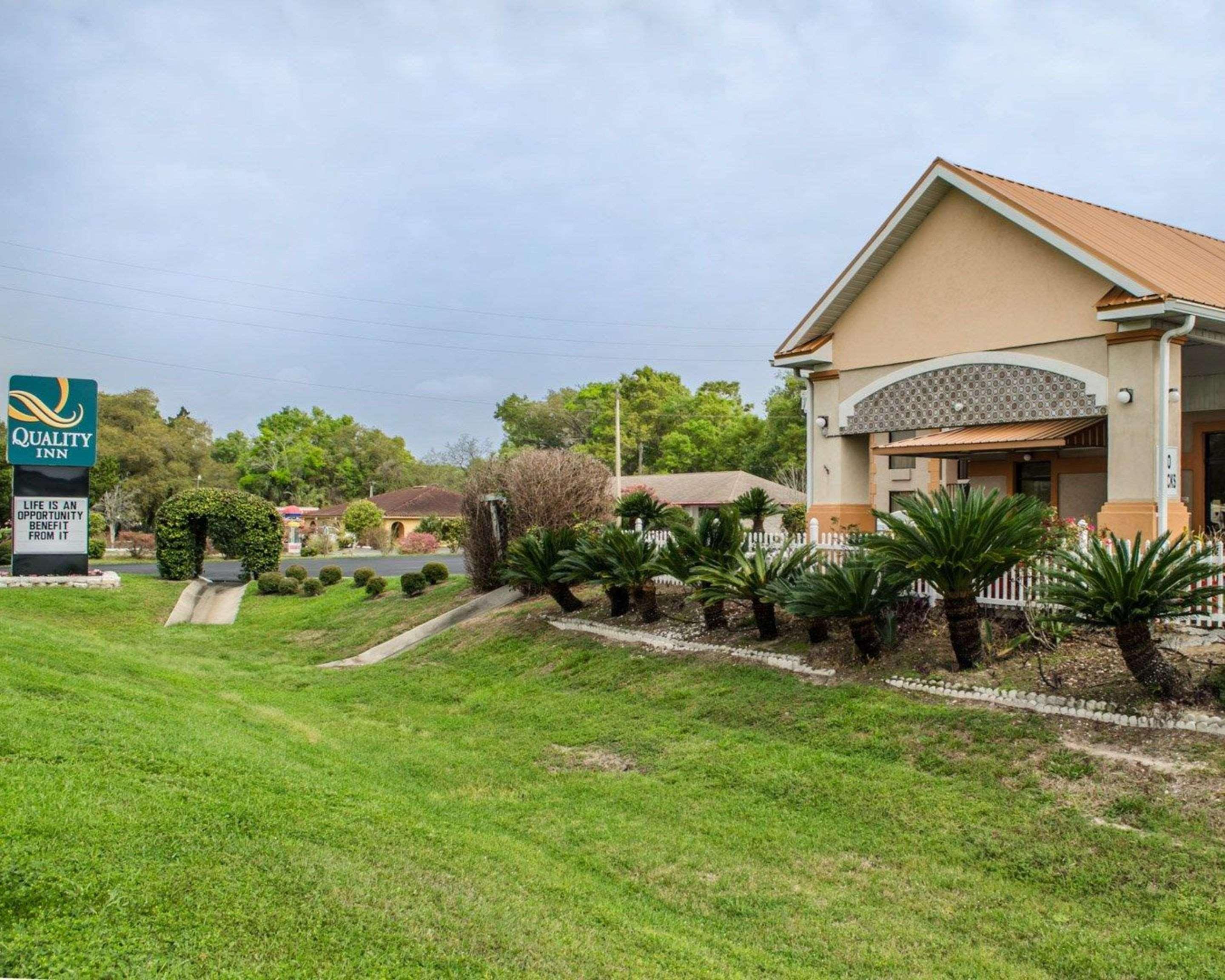 צ'יפלנד Quality Inn Near Manatee Springs State Park מראה חיצוני תמונה