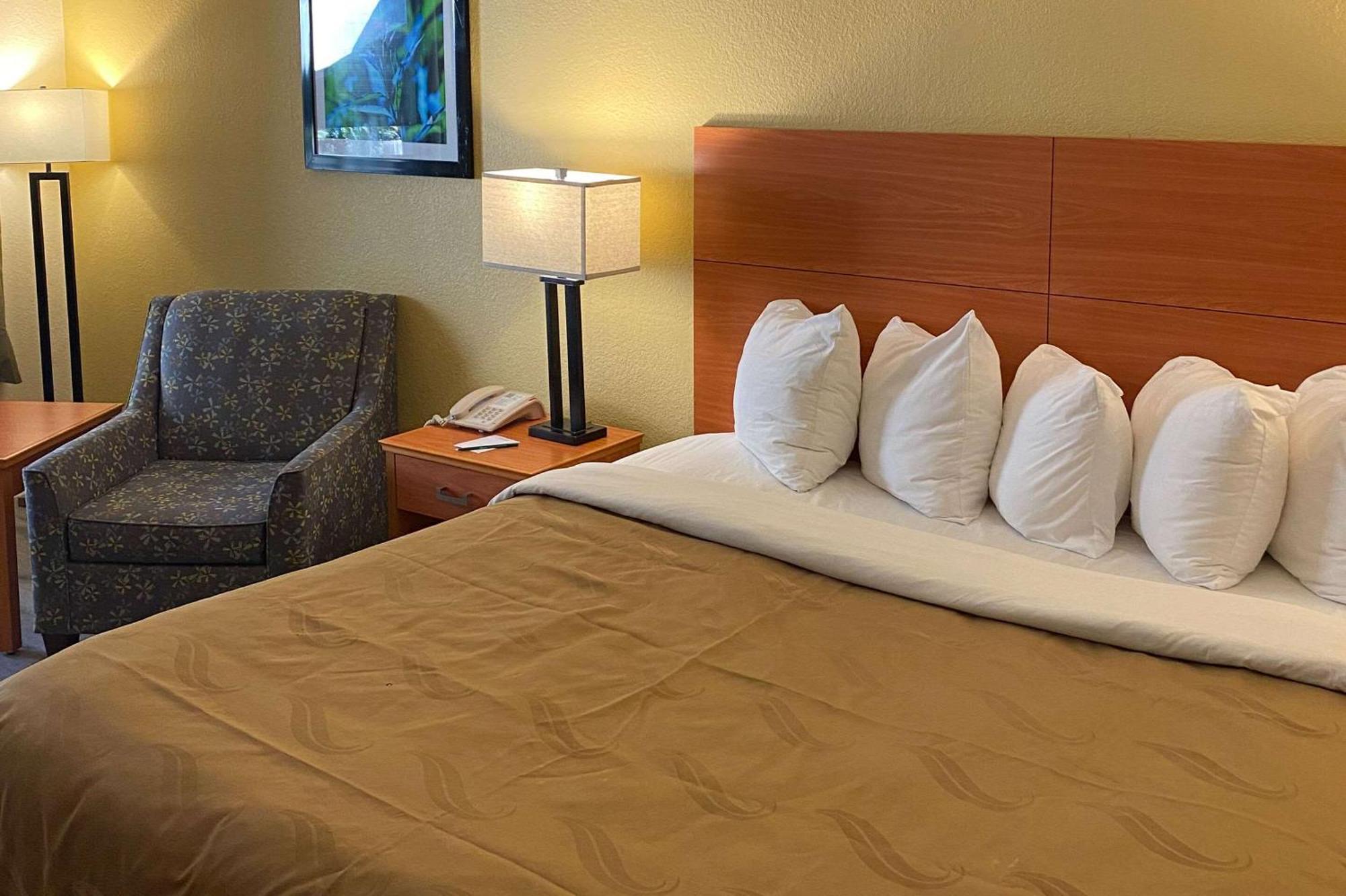 צ'יפלנד Quality Inn Near Manatee Springs State Park מראה חיצוני תמונה