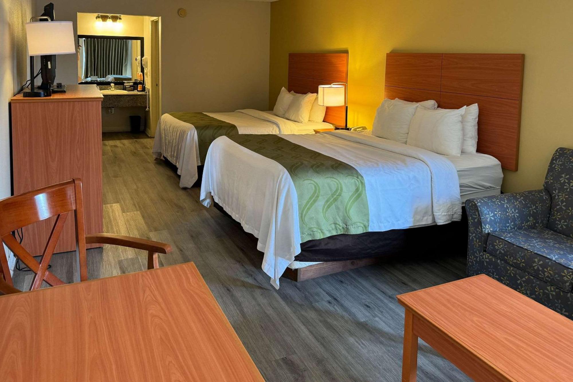 צ'יפלנד Quality Inn Near Manatee Springs State Park מראה חיצוני תמונה