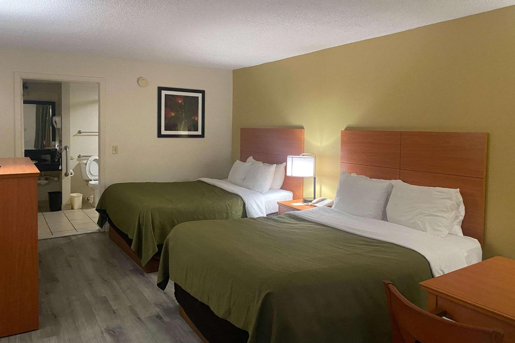 צ'יפלנד Quality Inn Near Manatee Springs State Park מראה חיצוני תמונה
