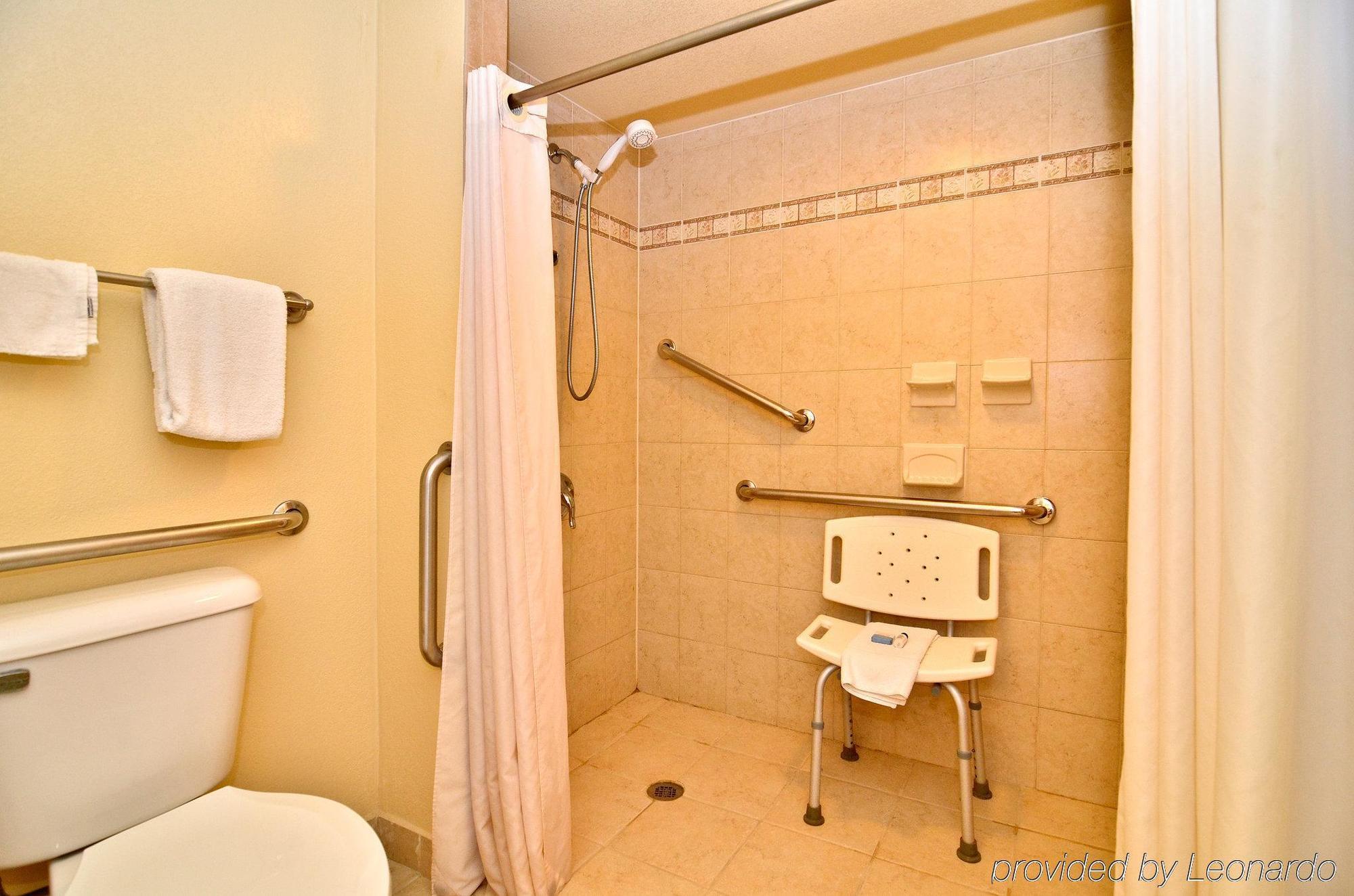צ'יפלנד Quality Inn Near Manatee Springs State Park חדר תמונה