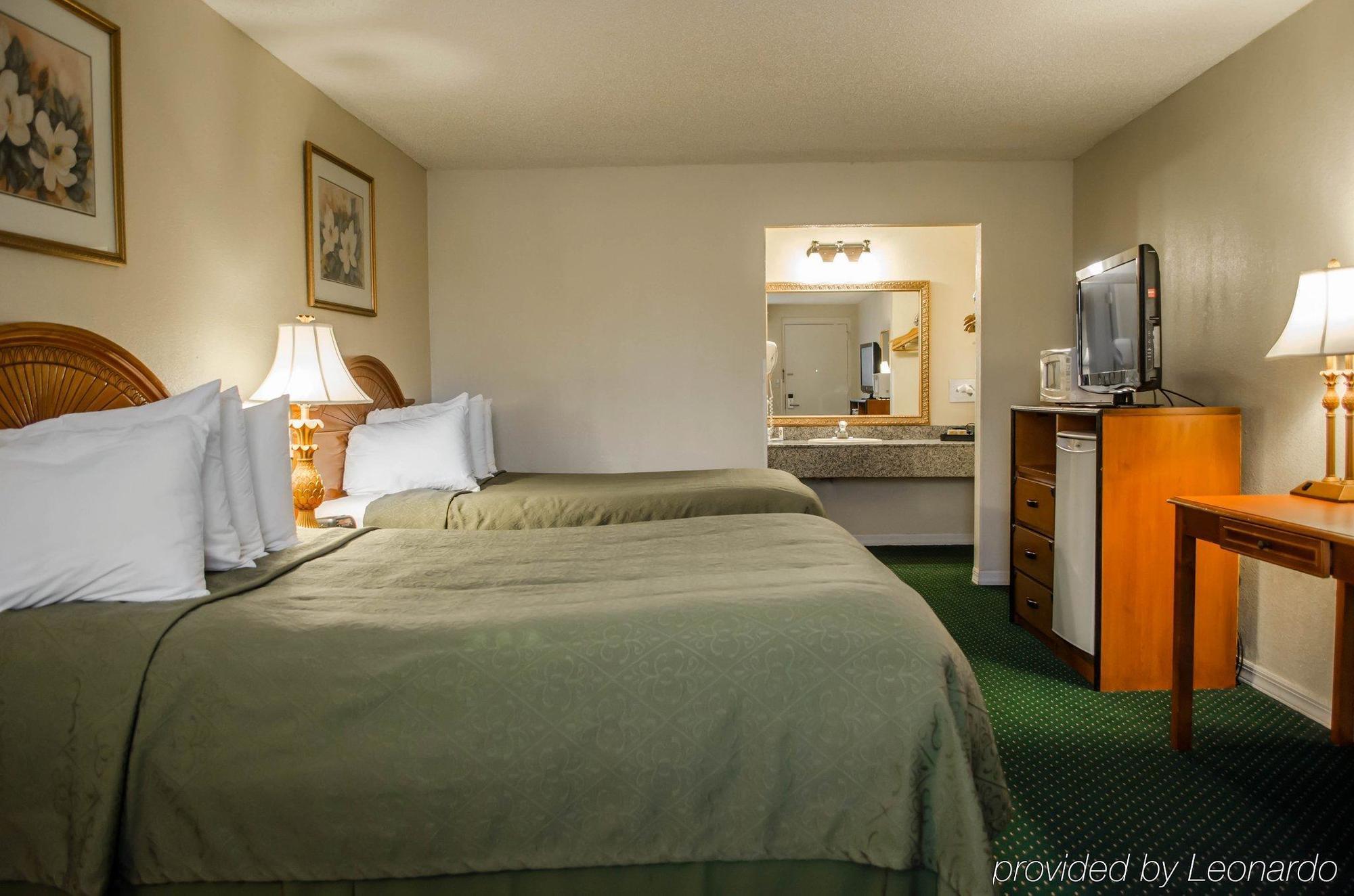 צ'יפלנד Quality Inn Near Manatee Springs State Park מראה חיצוני תמונה