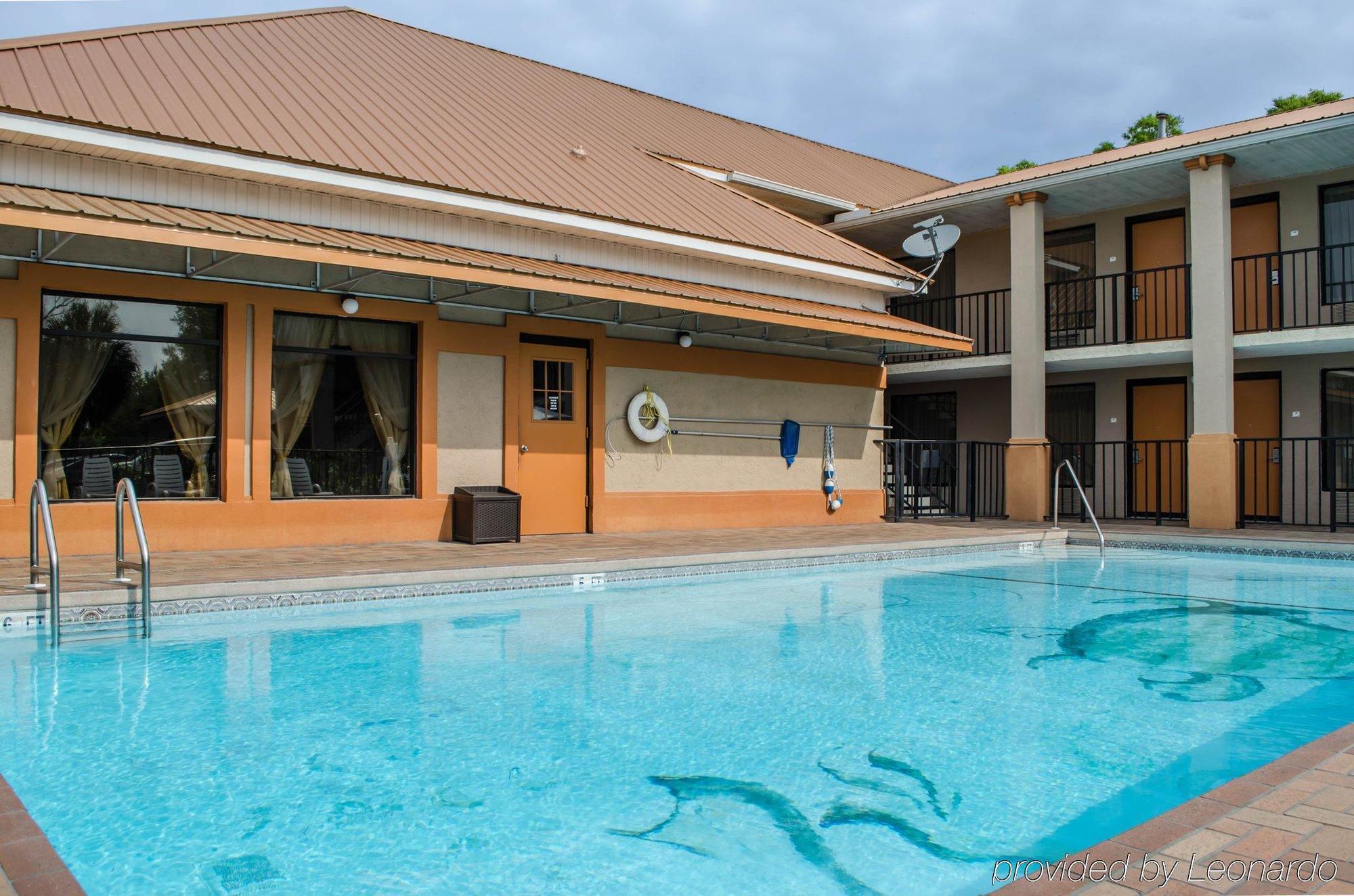 צ'יפלנד Quality Inn Near Manatee Springs State Park מראה חיצוני תמונה