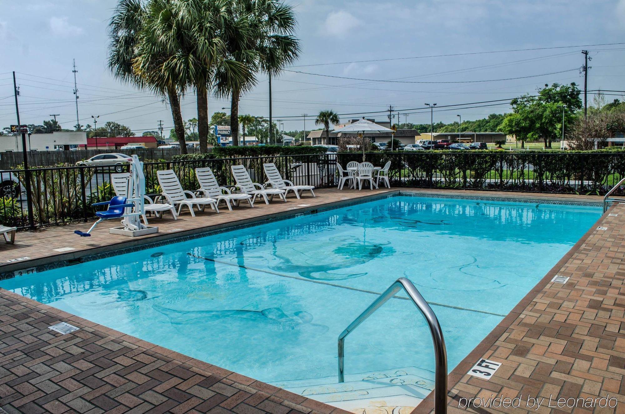 צ'יפלנד Quality Inn Near Manatee Springs State Park מראה חיצוני תמונה
