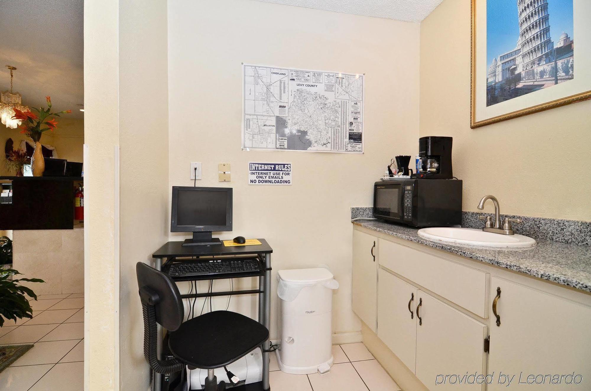 צ'יפלנד Quality Inn Near Manatee Springs State Park מראה חיצוני תמונה